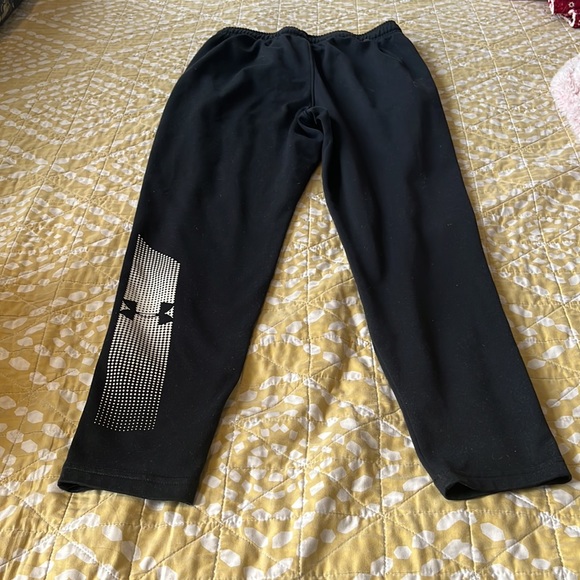Under Armor Youth medium jogger. - Picture 2 of 2